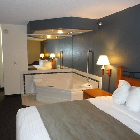 Hotel Baymont By Wyndham Owatonna Esterno foto